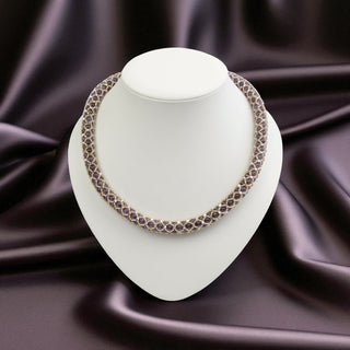 Amethyst Kette auf Schmuckbüste